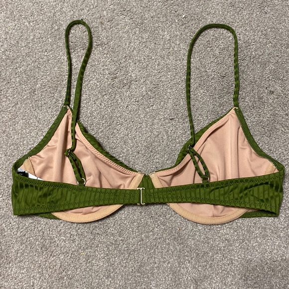 J. Crew Green Ribbed Unlined Wired Swim Bikini Top Size 38 C - Picture 2 of 4
